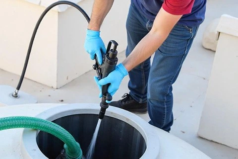 watertank cleaning